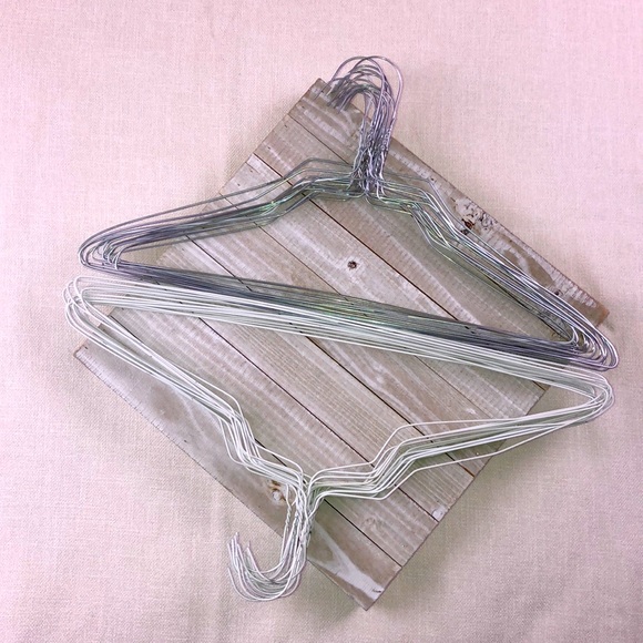 Wire Hangers 30 (15 white/15silver) lightweight